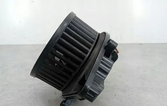 Audi A4 S4 B7 8E 8H Heater fan/blower VALEO
