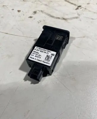 Mercedes-Benz Sprinter W907 W910 USB socket connector A2478200401 0070773 HW1744