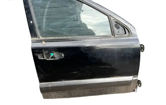 KIA Sorento Front door