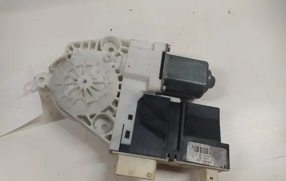 Citroen C4 I Front door window regulator motor 997831101