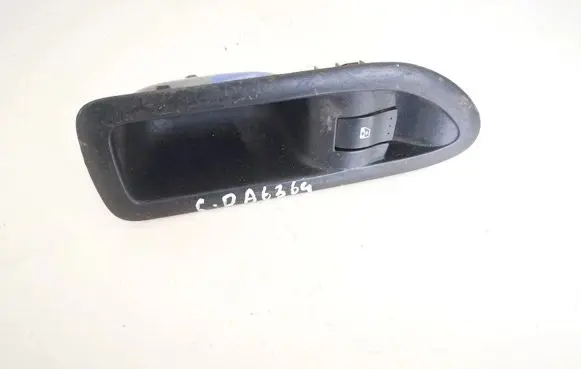 Renault Laguna II Electric window control switch 8200016014