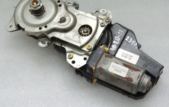 Mitsubishi Outlander Tailgate/trunk/boot lift motor 5813A119