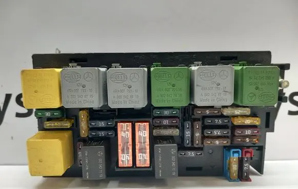 Mercedes-Benz ML W164 Fuse module A1645403472 1645403472