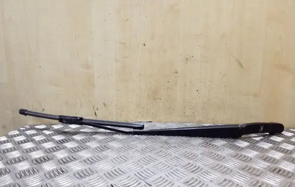 Subaru Outback Front wiper blade arm