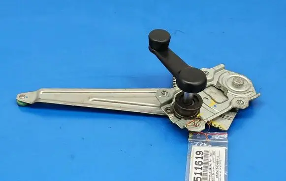 Suzuki Celerio Rear door window regulator with motor