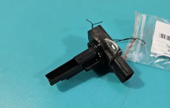 Toyota Verso Mass air flow meter 2220437010 IMPRK1581386