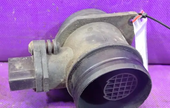 Skoda Fabia Mk2 (5J) Mass air flow meter 038906461B