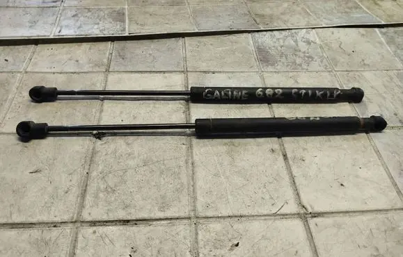 KIA Sorento Rear window strut damper 