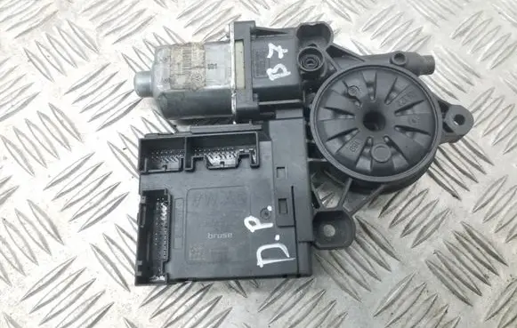 Volkswagen PASSAT B7 Front door window regulator motor 3C0959792C
