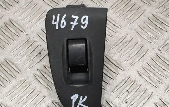 Toyota Avensis T250 Electric window control switch 7423205160