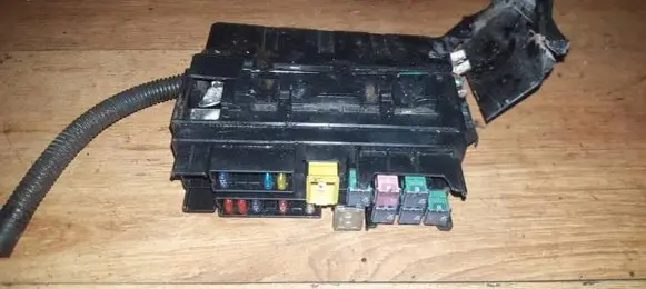 Nissan Almera N16 Fuse box set