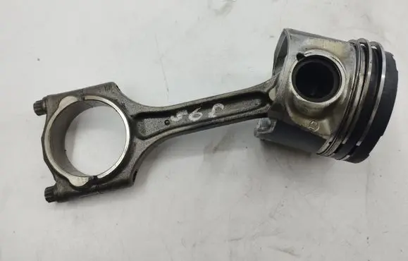 Volvo XC60 Piston with connecting rod