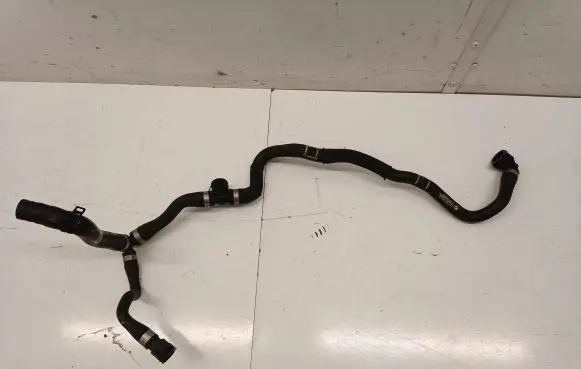 BMW 1 F40 Engine coolant pipe/hose 6832804