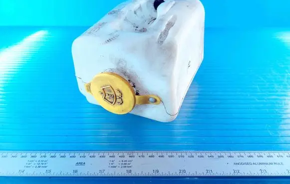 Opel Combo C Windshield washer fluid reservoir/tank