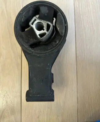 Opel Zafira B Engine mount bracket 13248630