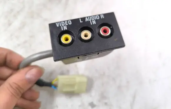 Cadillac CTS AUX in-socket connector 0632