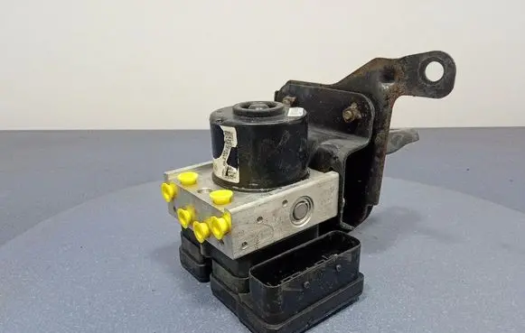Toyota Yaris ABS Pump 895410D040
