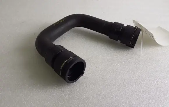 Jaguar E-Pace Engine coolant pipe/hose GJ328B159AA