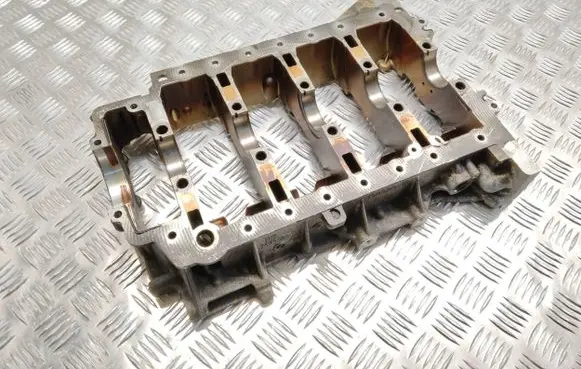 BMW X5 F15 Oil sump 7629928