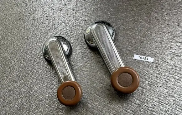 Nissan Patrol 160 Front door window winding handle 80760C7101 542290201P 80763U7400