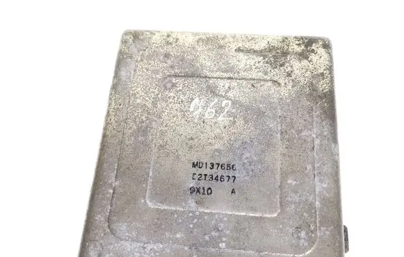 Mitsubishi Pajero Engine control unit/module ECU MD137656 E2T34677 E2T34677A