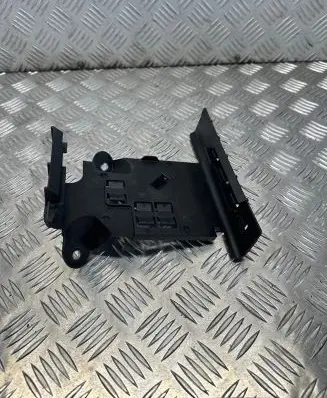 Volkswagen Tiguan Other engine bay part 5QA906507E