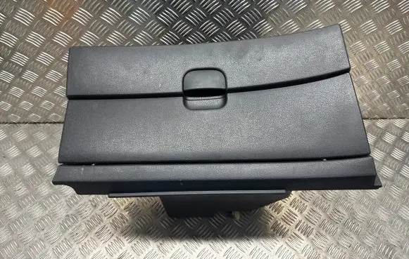 Nissan Qashqai Glove box set 68520BB60A 68520BR60A