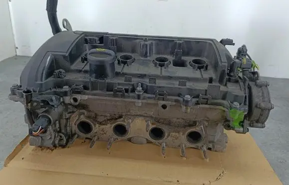 Citroen C4 II Engine head V753354980R