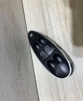 Mercedes-Benz CLS C219 Electric window control switch A2118213679