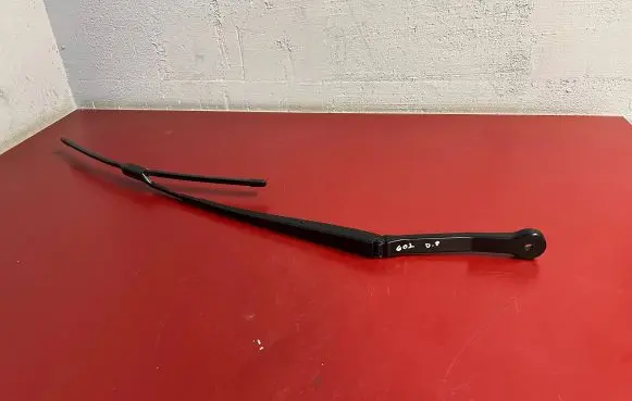 BMW X4 G02 Front wiper blade arm 7399010
