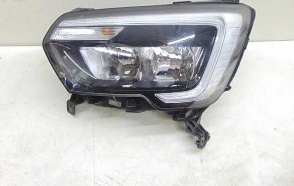 Renault Master IV Headlight/headlamp 260607867R