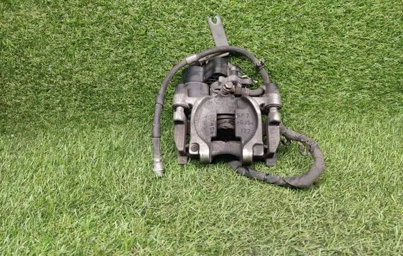 Ford Fusion II Rear brake caliper DG9C2D250K