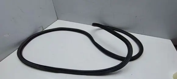 Audi A4 S4 B8 8K Front door rubber seal 8K0831721E