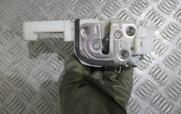 Mitsubishi ASX Front door lock