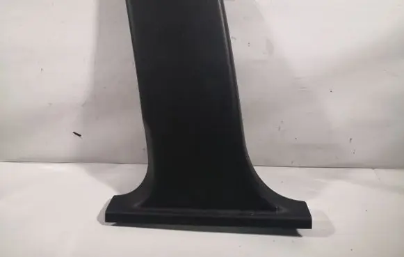 (B) pillar trim (bottom)