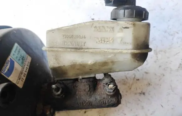 Renault Megane I Master brake cylinder 7700828034f b358683