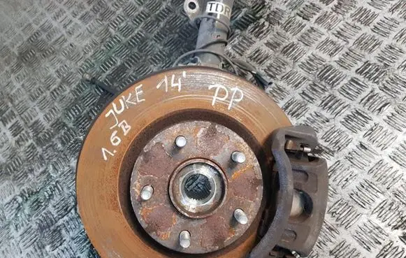 Nissan Juke I F15 Front wheel hub spindle knuckle