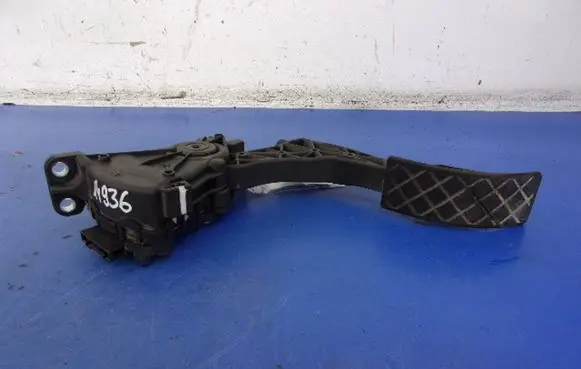 Skoda Octavia Mk2 (1Z) Accelerator throttle pedal 6Q1721503C