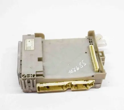 Toyota Prius (XW30) Central body control module 8273047440A