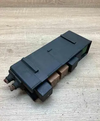 Opel Vectra B Fuse module 90504296