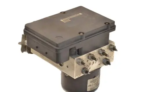 Mercedes-Benz C W203 ABS Pump A0365454132 1HR6B17K39 0402282D1