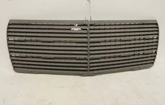 Mercedes-Benz 190 W201 Front grill 2018880223 A2018880223