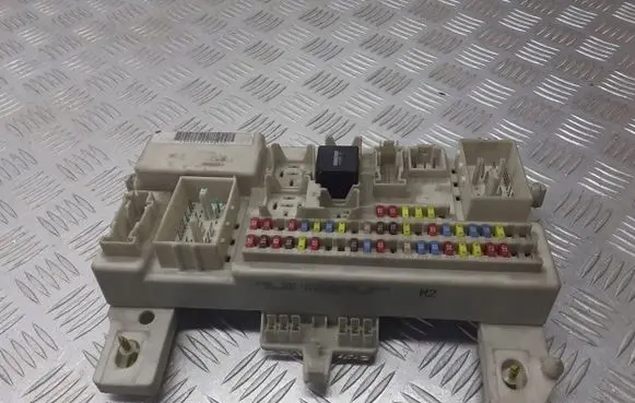 Ford C-MAX I Fuse box set 3M5T-14A073-CF
