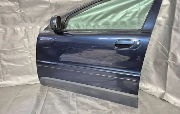 Volvo XC70 Front door 