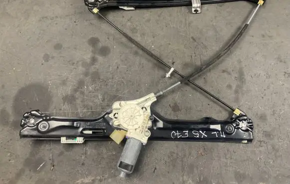 BMW X5 E70 Front door window regulator motor 974623100