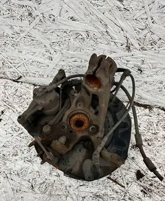 Volkswagen Golf VII Front wheel hub spindle knuckle