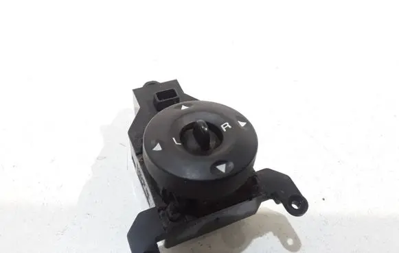 Hyundai Santa Fe Wing mirror switch 371480