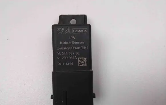 Ford Kuga II Glow plug pre-heat relay 9803299780