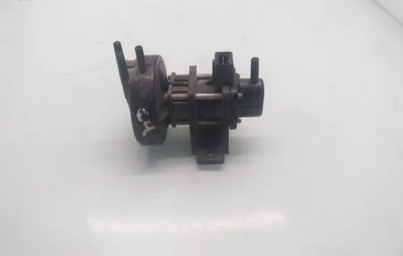 Audi A6 S6 C4 4A Turbo solenoid valve 4715396