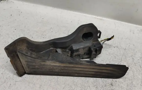 Volkswagen PASSAT B6 Accelerator throttle pedal 1K1721503L